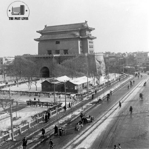 1946 Dmitri Kessel, Peking , China's ancient capital